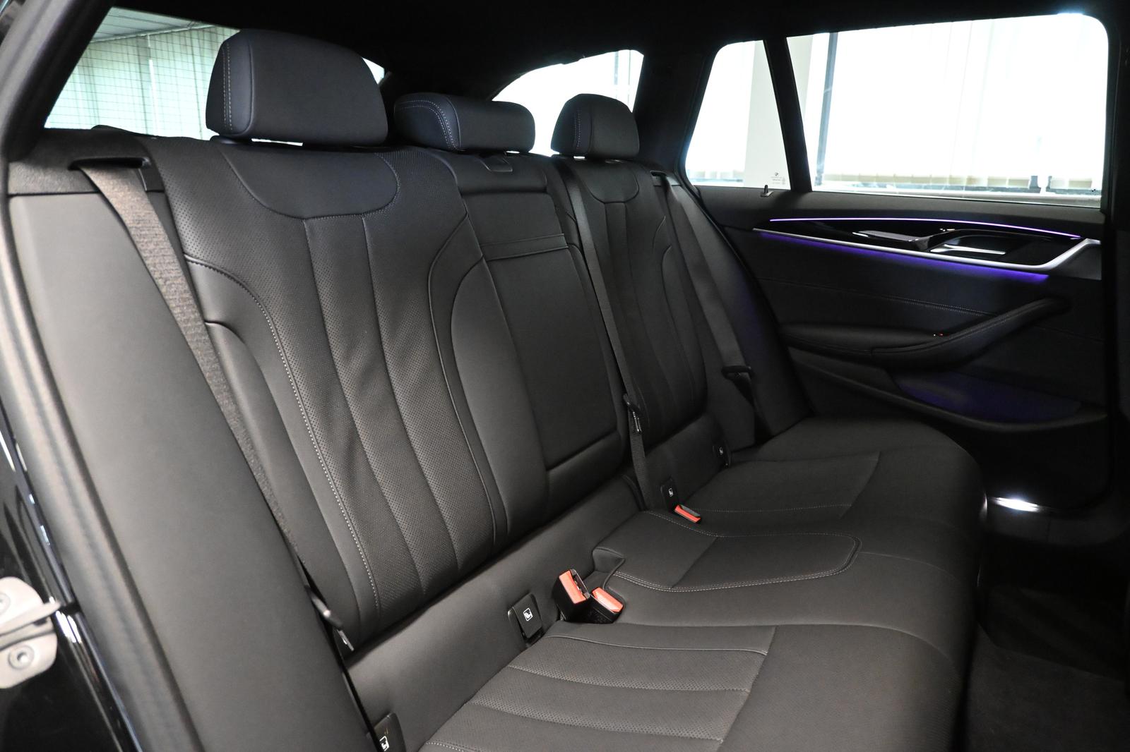 BMW 530 d *KAMERA*ACC*M LENKRAD*KEYLESS*CARPLAY *LED