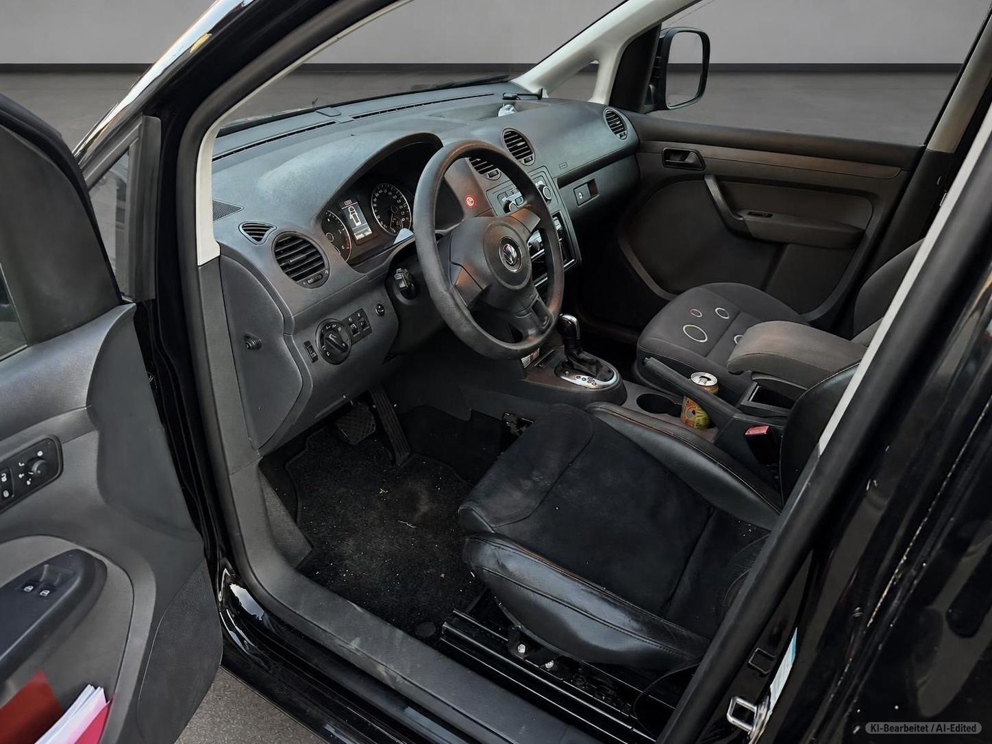 Volkswagen Caddy Maxi behindertengerecht / Rampe