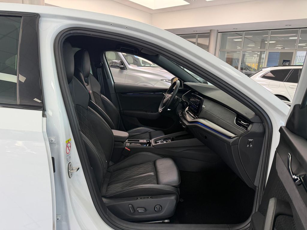 Skoda Octavia 2.0 TDI RS Plus 4x4*H-Up*Standhzg*Kamera