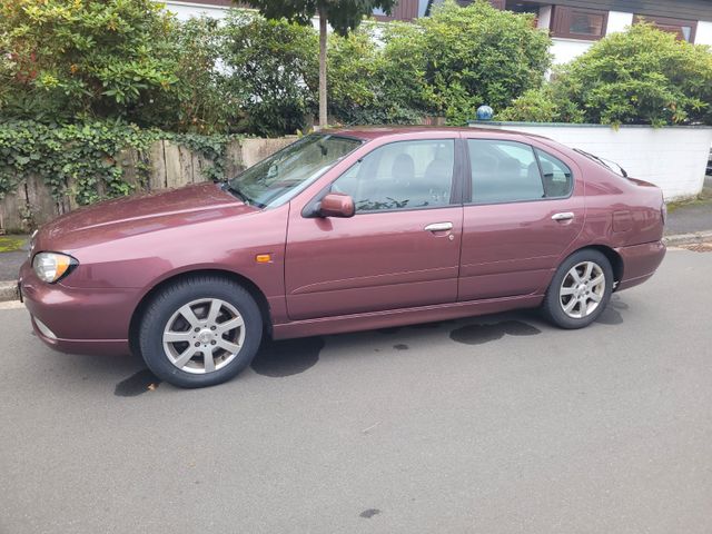 Nissan Primera 1,8 I Elegance Elegance