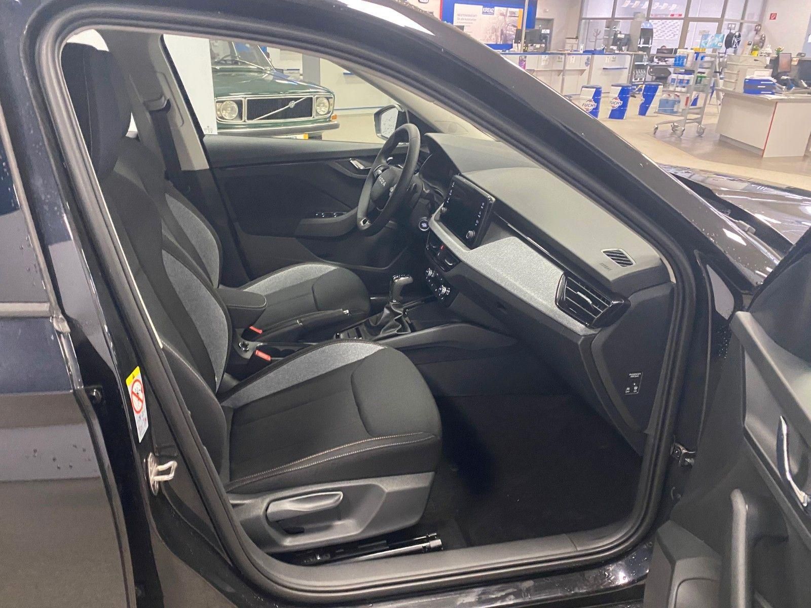 Fahrzeugabbildung SKODA Kamiq 1.5 TSI DSG Selection+SITZHEIZUNG+KAMERA++