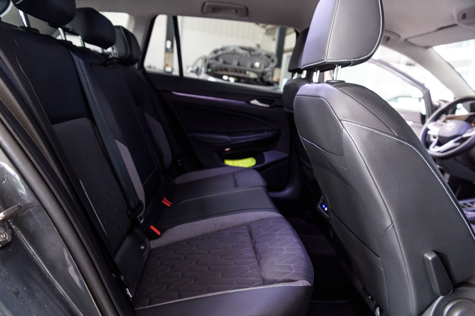 Fahrzeugabbildung Volkswagen Golf VIII Variant Goal 2.0 TDI IQ-LED+AHK+360°KA