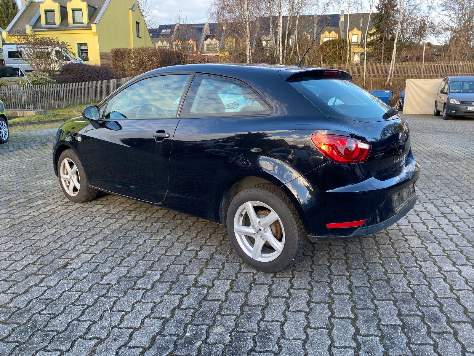 Fahrzeugabbildung SEAT Ibiza SC 1,4 16V Cool&Sound Salsa