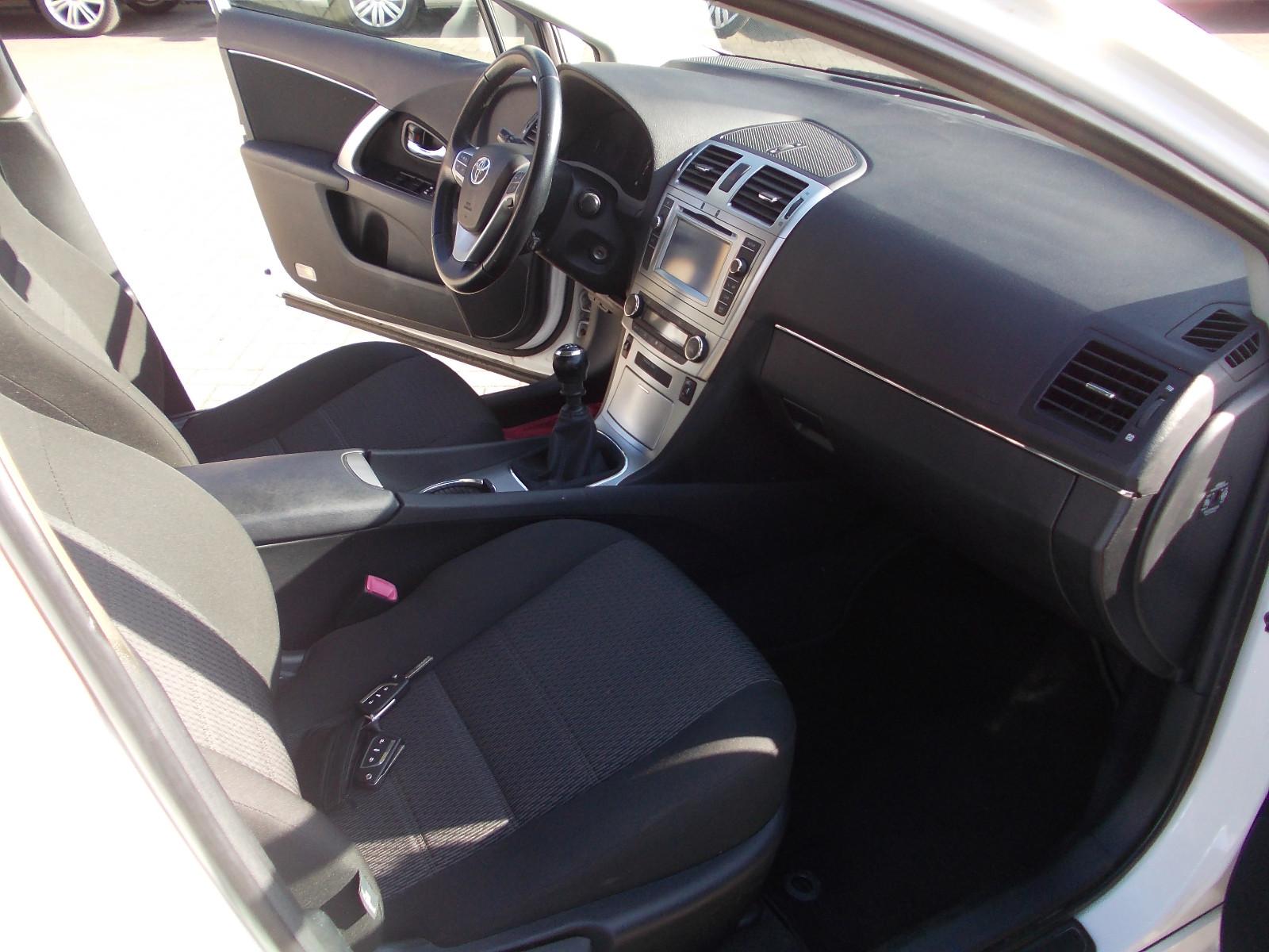 Toyota Avensis Kombi Edition Klimaaut. Alu WR AHK