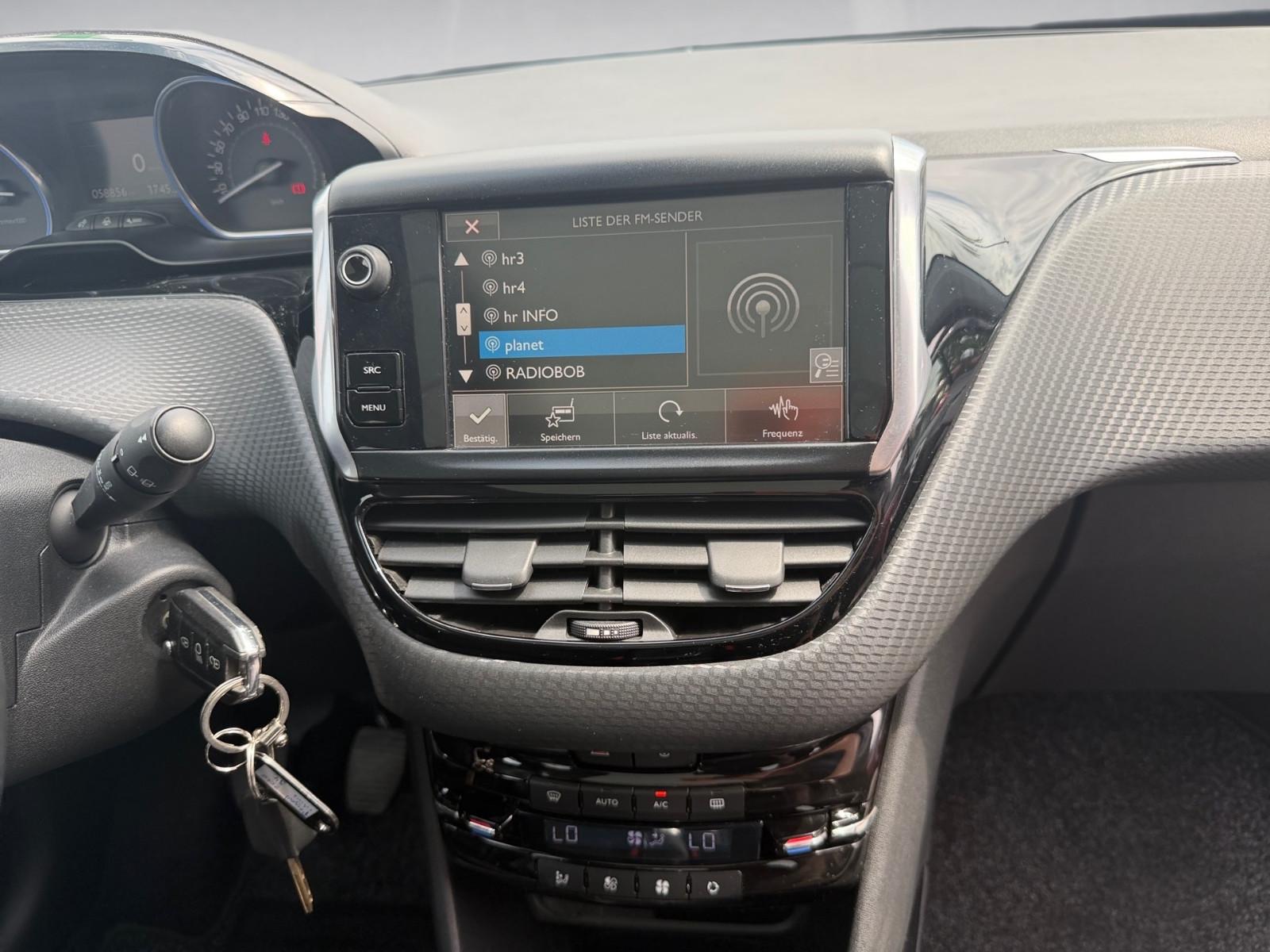 Peugeot 2008 Allure*Pano*Navi*Touch*Klimaauto.*