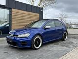 Volkswagen Golf VII Lim. R BMT 4Motion*PANO*CAM*DYNAUDIO* - mit Benzin-Antrieb: Blau, Vollleder, Schiebedach, Limousine