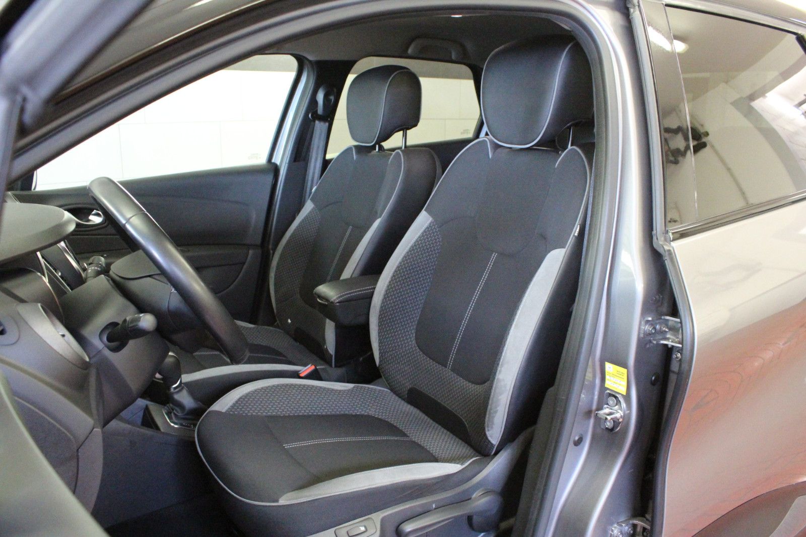 Fahrzeugabbildung Renault Captur TCe 150 EDC GPF Bose Edition