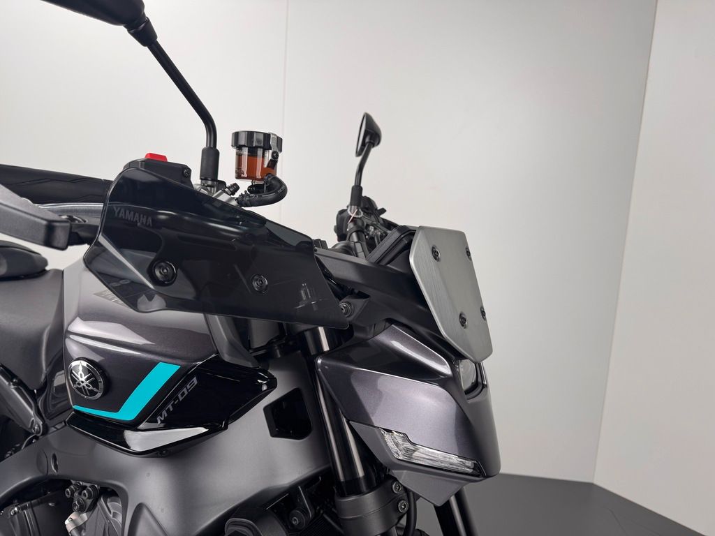 Fahrzeugabbildung Yamaha MT-09 *AKRAPOVIC *NEUWERTIG