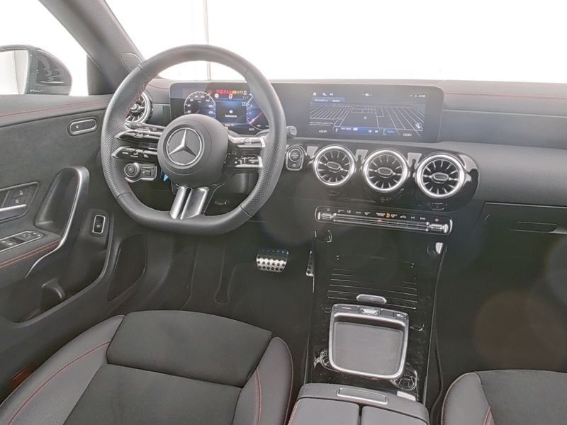 Fahrzeugabbildung Mercedes-Benz CLA 200 SB AMG Prem*Totwinkel*Kam*LED*EasyPack*