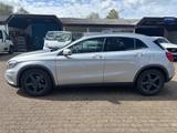 Mercedes-Benz GLA 220 CDI Aut Navi Teilleder Kamera AHK SHZ - silberne Mercedes-Benz GLA 220