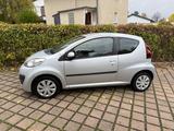 Peugeot 107 Active - graue Peugeot 107