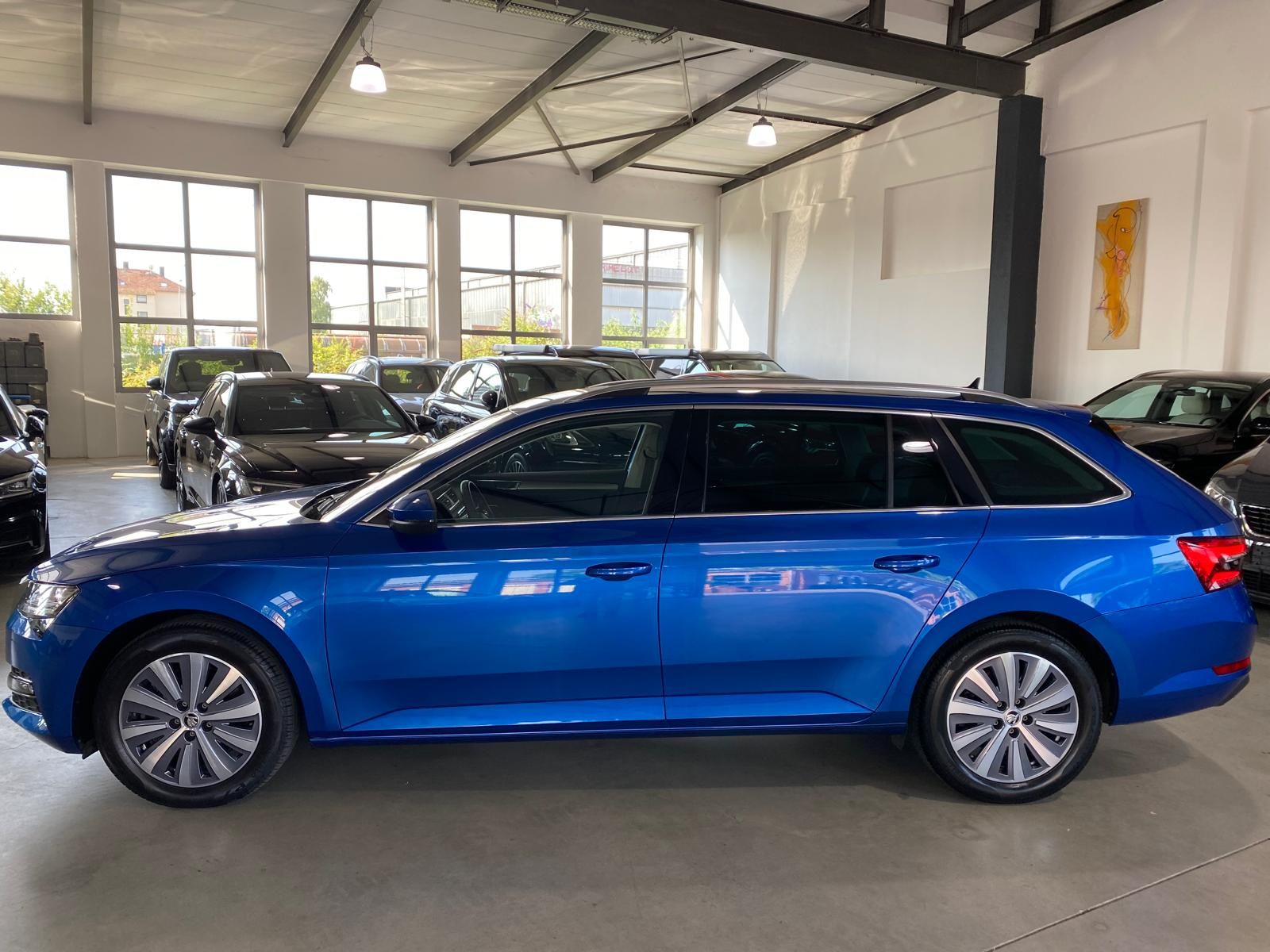 Fahrzeugabbildung SKODA Superb 2.0 TSI DSG 4x4 Style/STHZG/360/ACC/