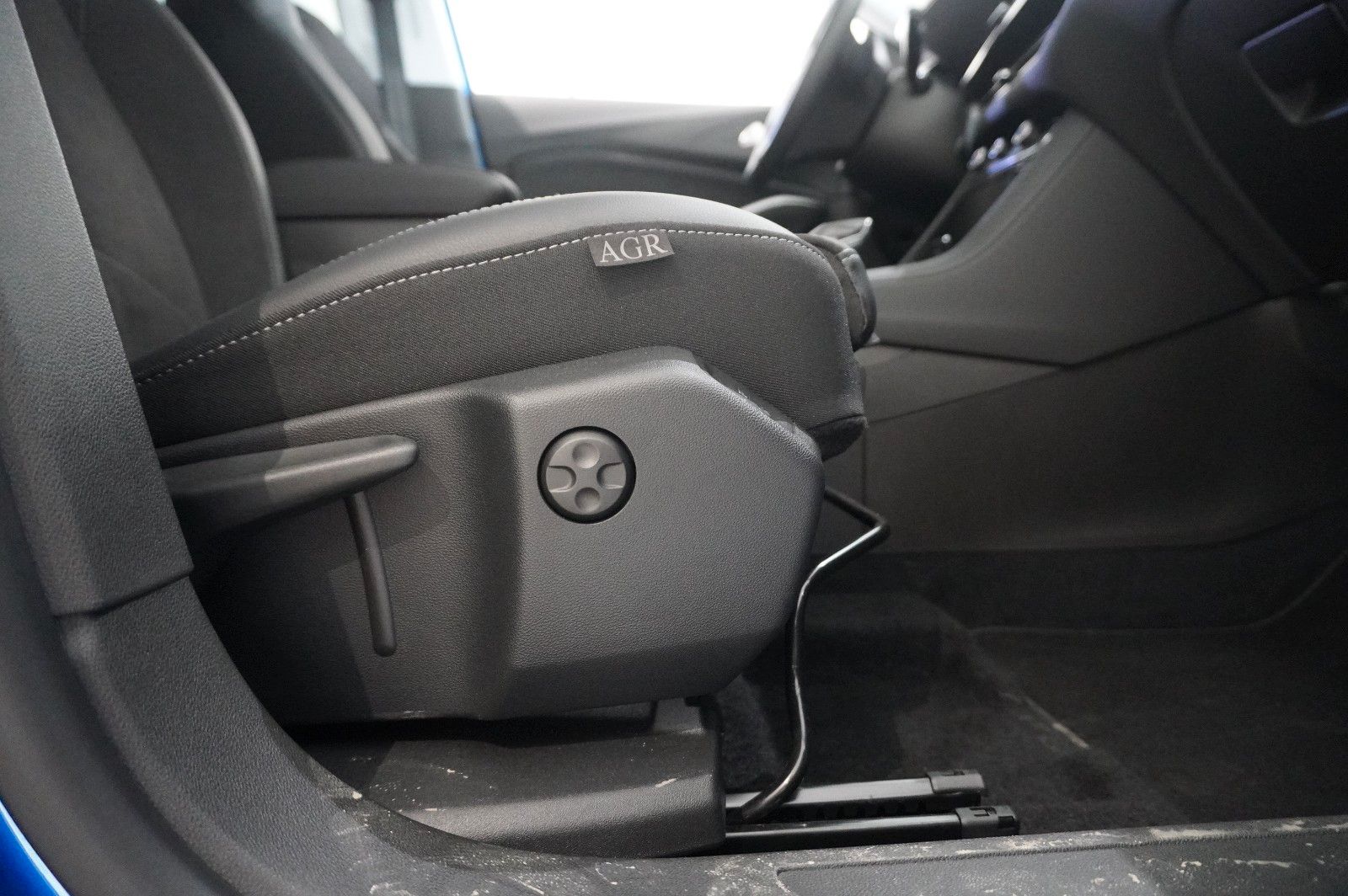 Fahrzeugabbildung Opel Grandland (X) 1.6T GSe 4HYBRID NAVI/LED/KAMERA