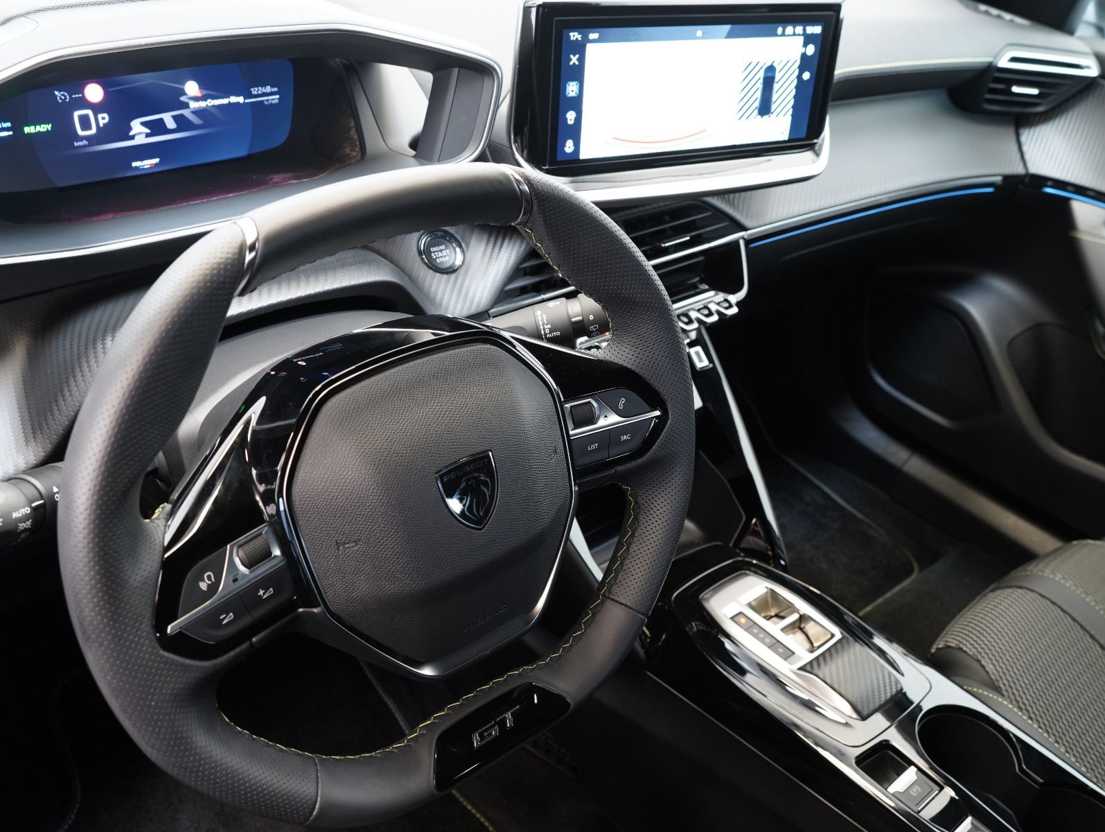 Fahrzeugabbildung Peugeot 2008 e- GT 11KW/LED/NAVI/360°/SOH