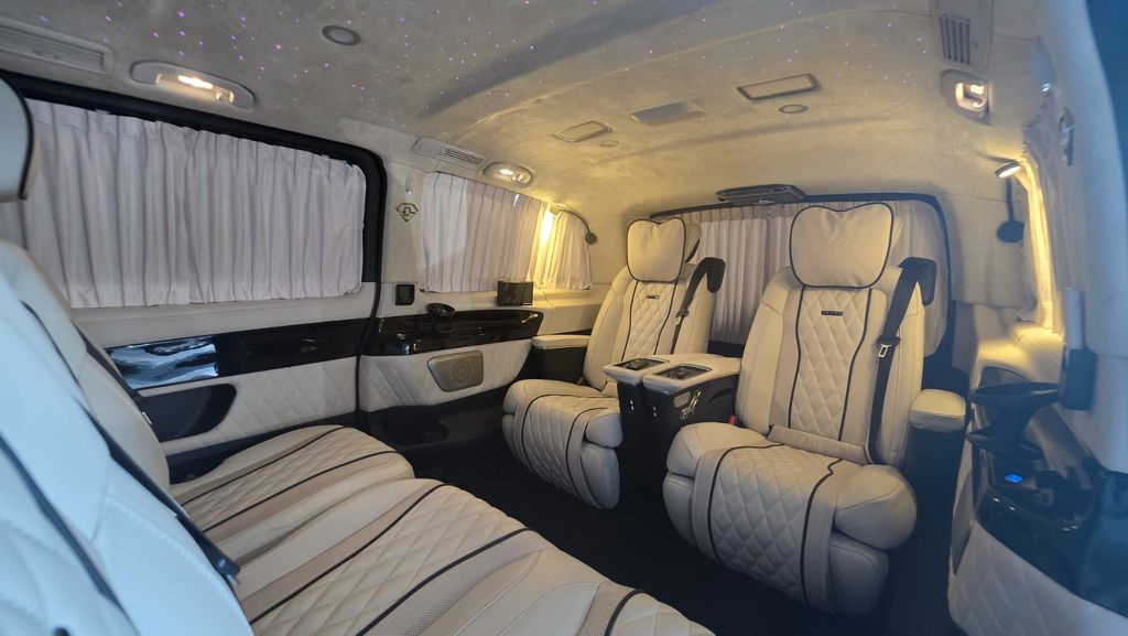 Image of Mercedes-Benz V 220