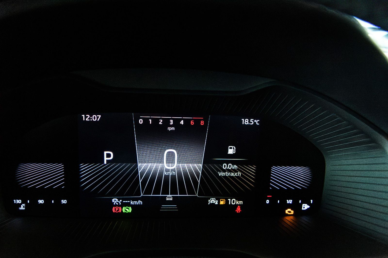 Fahrzeugabbildung SKODA Karoq Ambition 1.5 TSI DSG LED+ACC+KAM