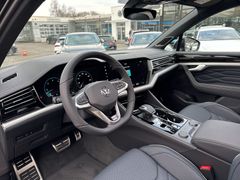 Fahrzeugabbildung Volkswagen Touareg 3.0 TDI 4M R-Line PANO DYNAUDIO STANDHZG