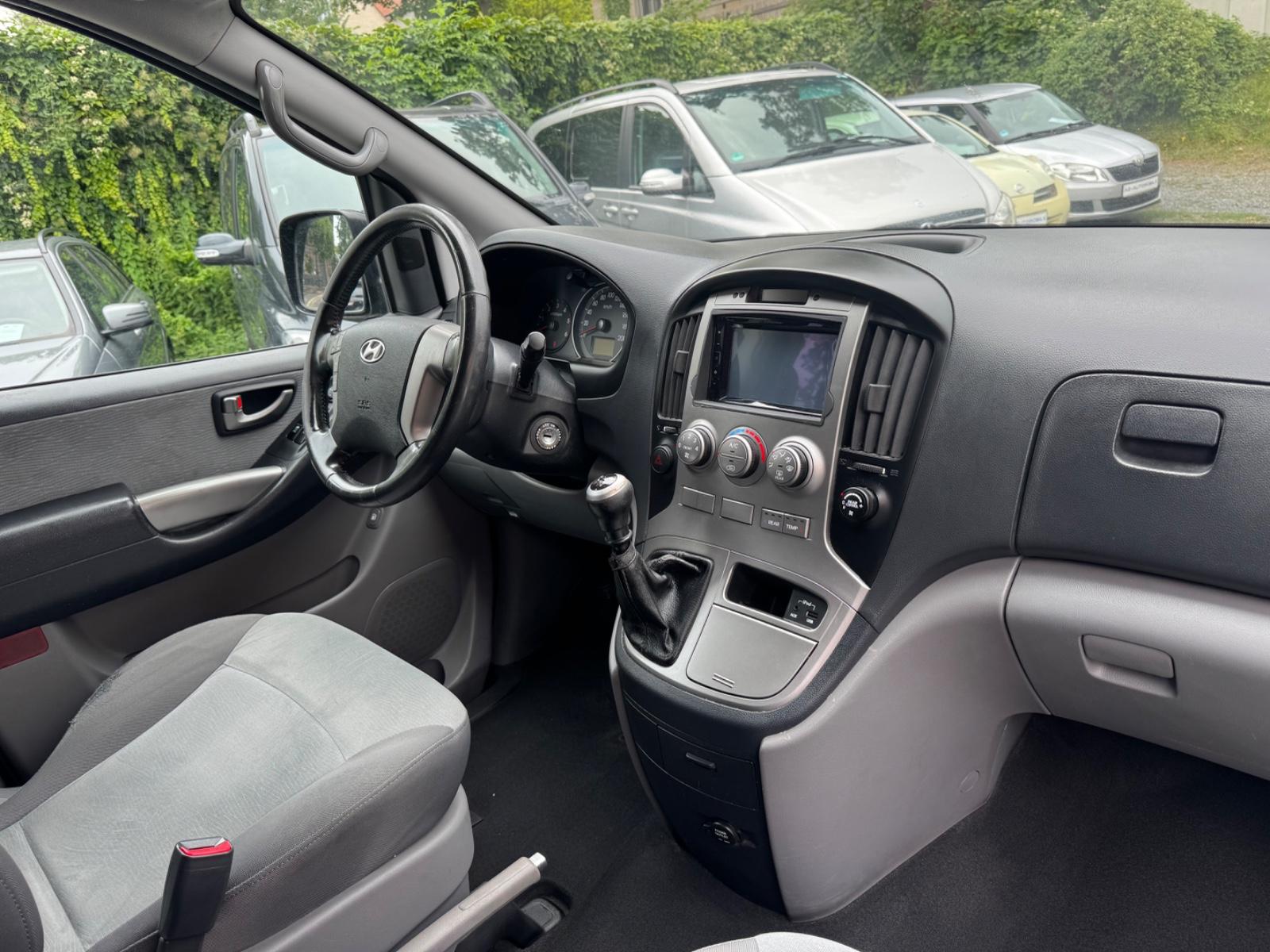 Hyundai H-1 Travel Comfort, Scheckheft, 8 Sitzplätze