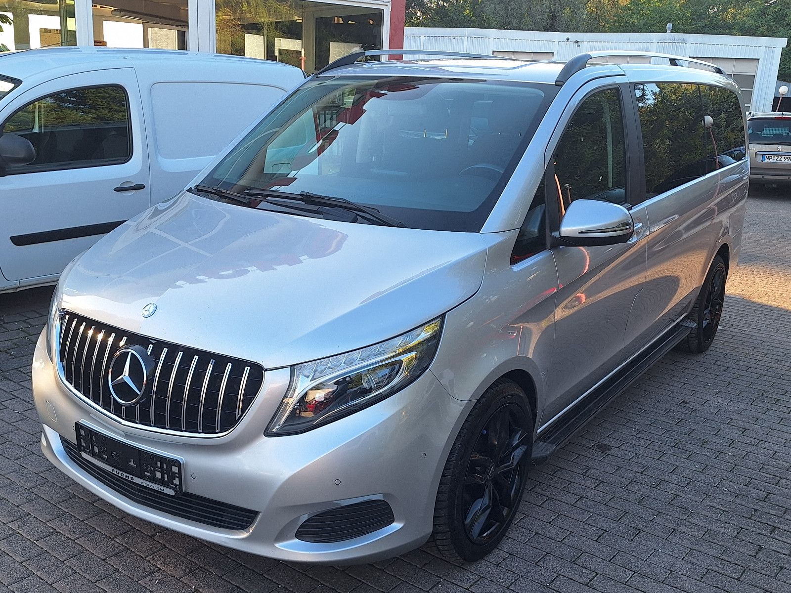 Mercedes-Benz V 250d lang Editon Score 2.Hand Kamera LED 19"