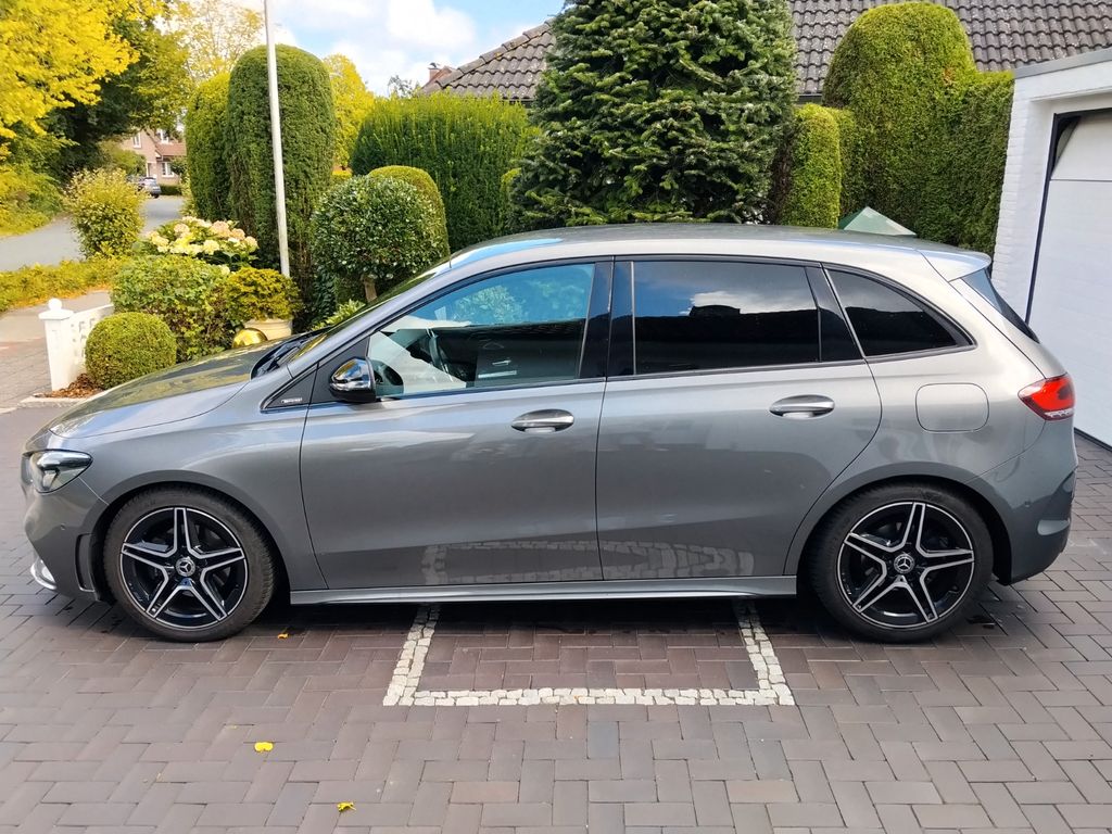 Image of Mercedes-Benz B 180