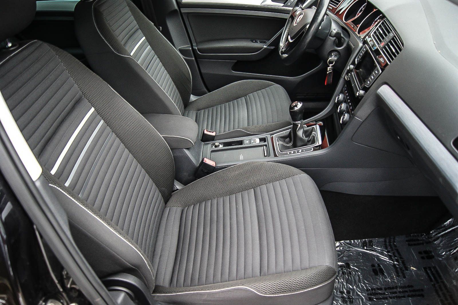 Fahrzeugabbildung Volkswagen Golf 7 Variant 12TSI CUP BMT PARKLENKASSISTENT