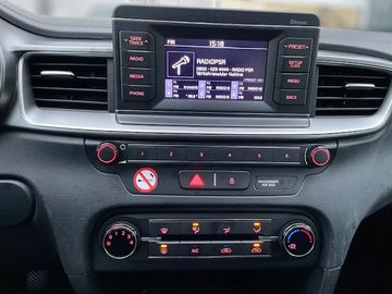 Fahrzeugabbildung Kia Ceed SW 1.4 Attract Bluetooth Tenpomat KLIMA