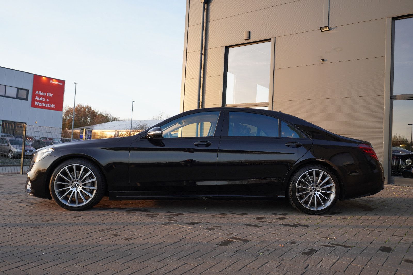 Fahrzeugabbildung Mercedes-Benz S 560 4Matic L AMG