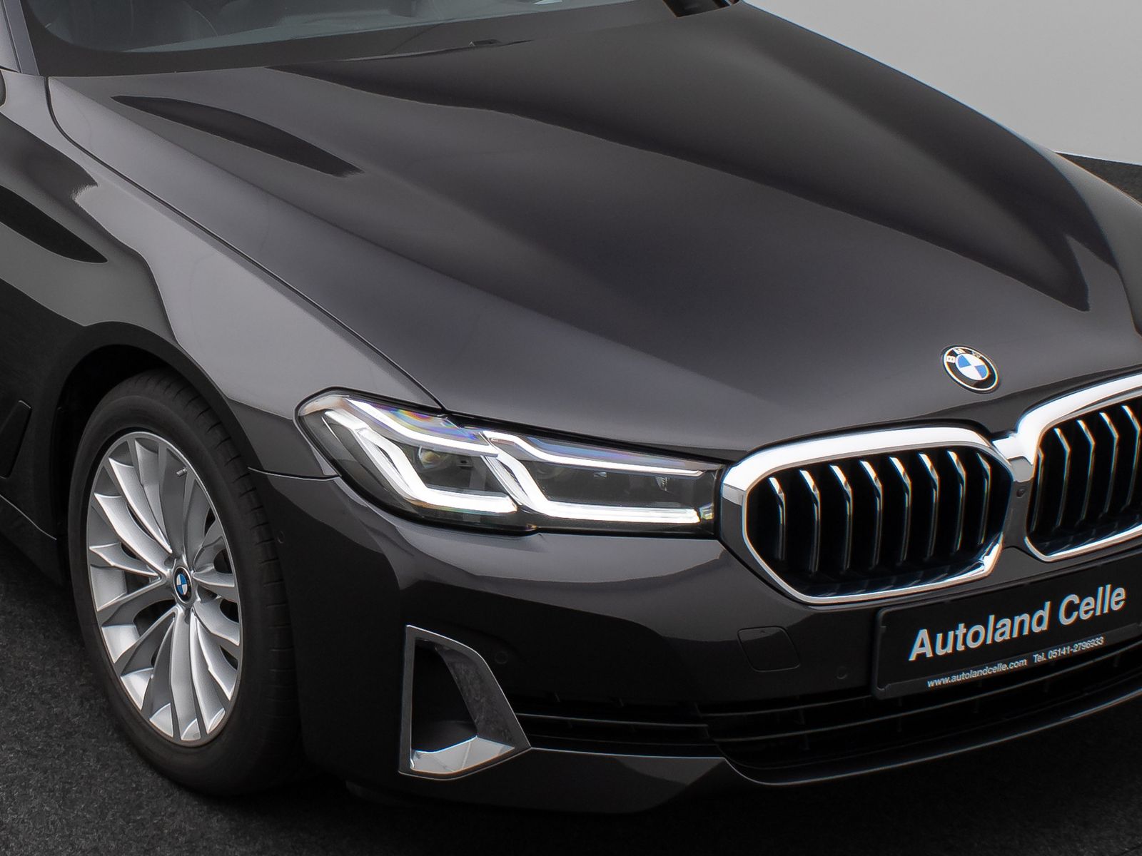 Fahrzeugabbildung BMW 530d xD  LuxuryLine Pano 360°HUD DAB H/K Massage