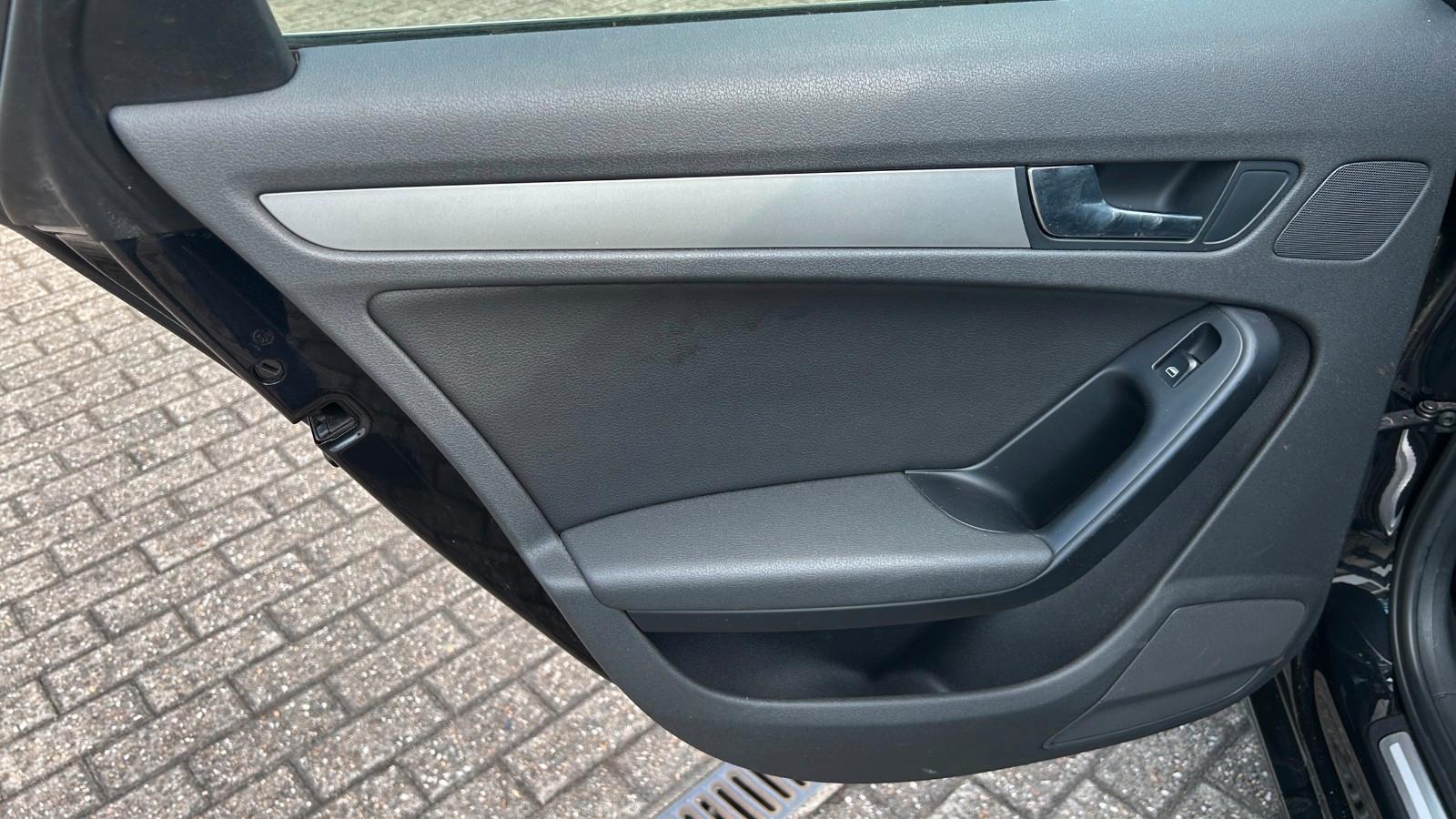 Audi A4 2009 — photo 46