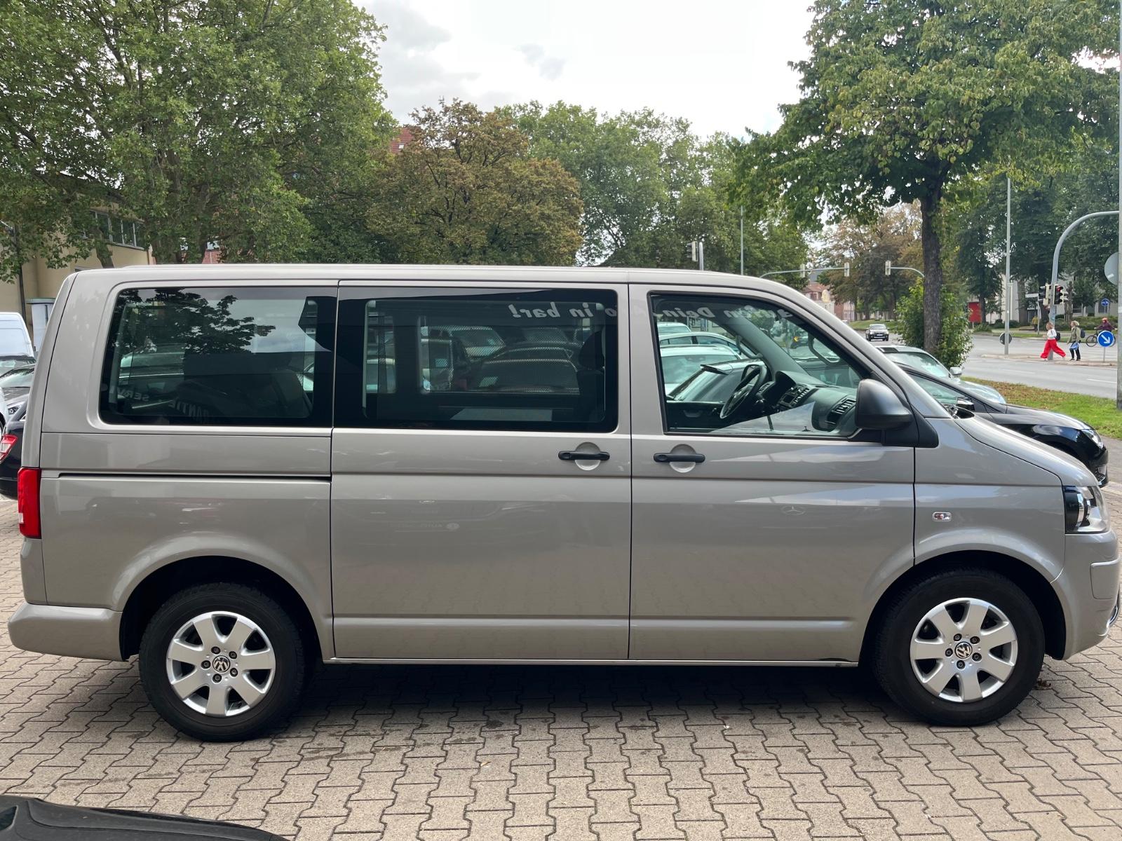 VOLKSWAGEN T5 MULTIVAN 2.0 TDI 140ch - STARLINE - ATTELAGE - PARK ASSIST AVANT/ARRIÈRE - CHAUFFAGE AUXILIAIRE - 1 ERE MAIN