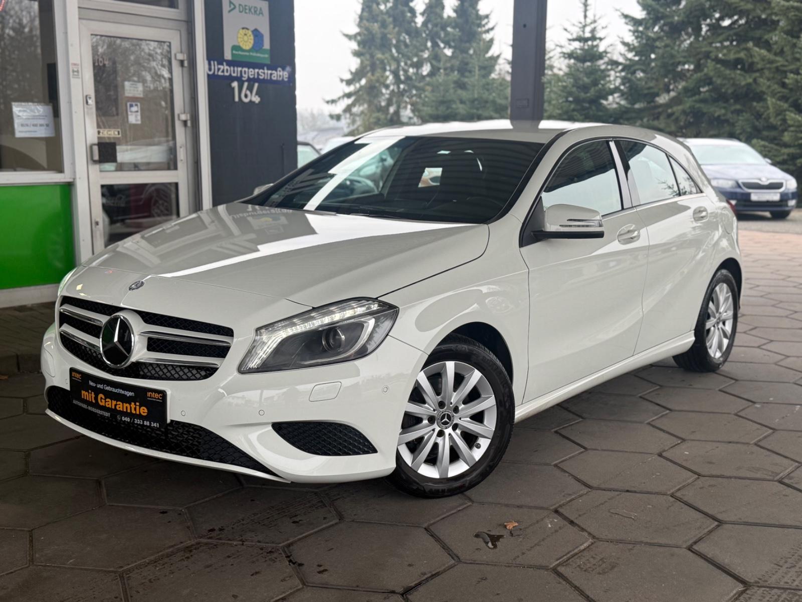 Mercedes-Benz A 180 BlueEfficiency / SCHECKHEFT