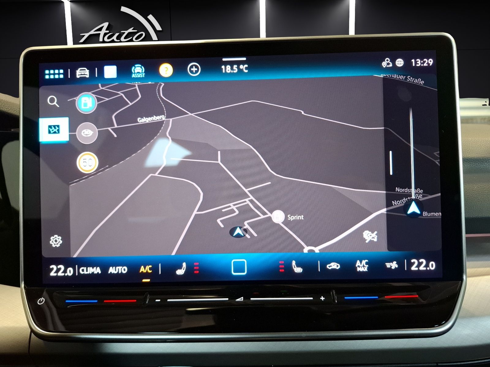Fahrzeugabbildung Volkswagen Golf VIII Variant TSI Life Standhzg. LED Navi HU