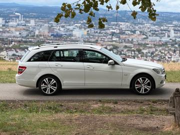 صورة 4 لـ 2009 Mercedes-BENZ C 180