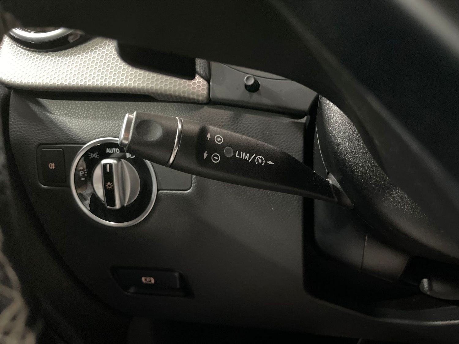 Fahrzeugabbildung Mercedes-Benz B 250 Sport #Bi-Xen#Kamera#Memory#Harman-Kardon