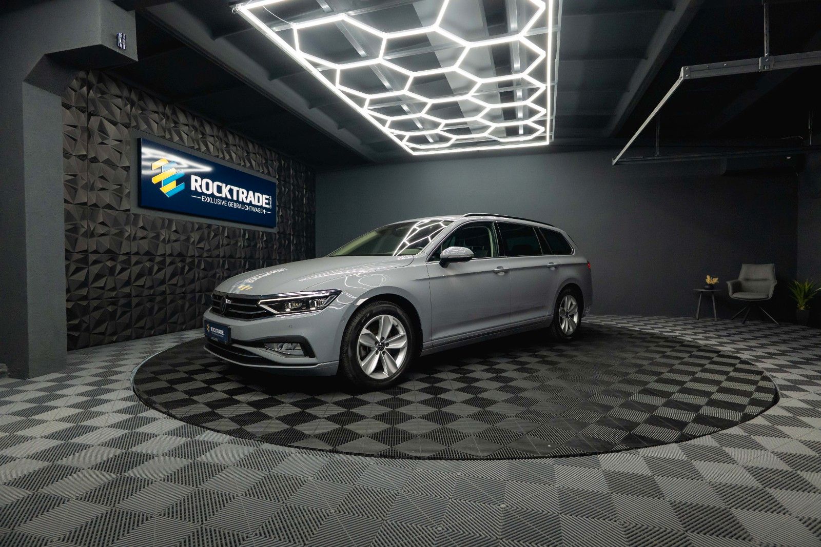 Fahrzeugabbildung Volkswagen Passat Variant 2.0 TDI IQ Business *ACC*LED*DCC*