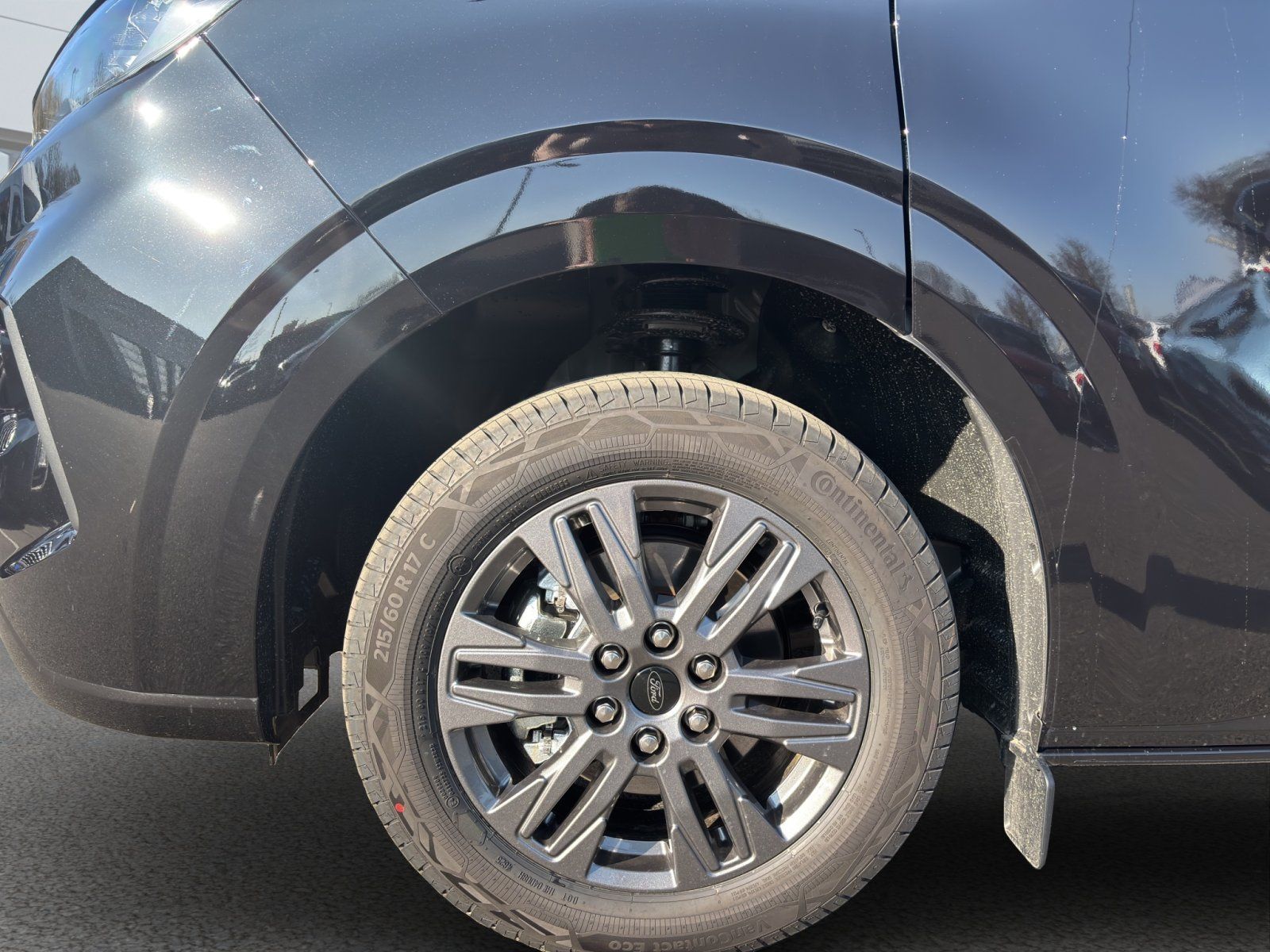 Fahrzeugabbildung Ford Tourneo Custom 2.0 Ecoblue 320 L1 Tourneo Titani