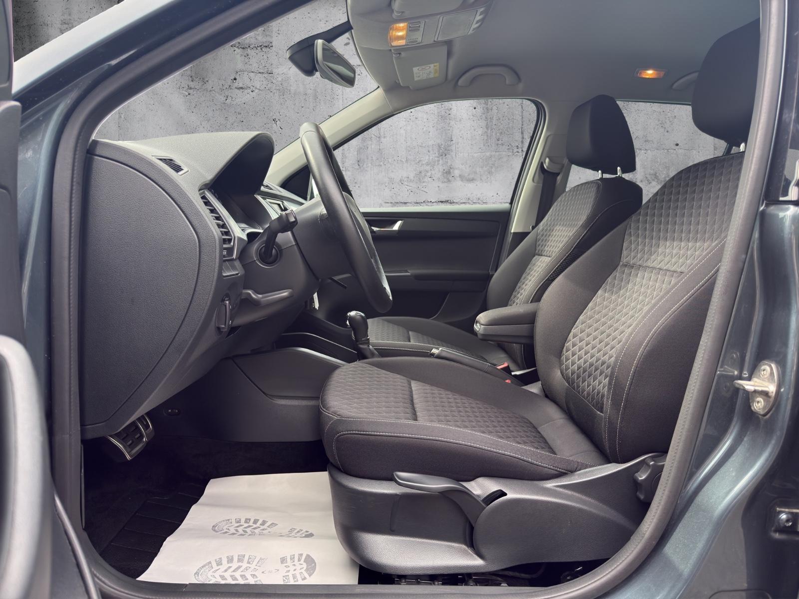 Skoda Fabia Drive*Navi*CarPlay*LED*AHK*1.Hand*uvm.