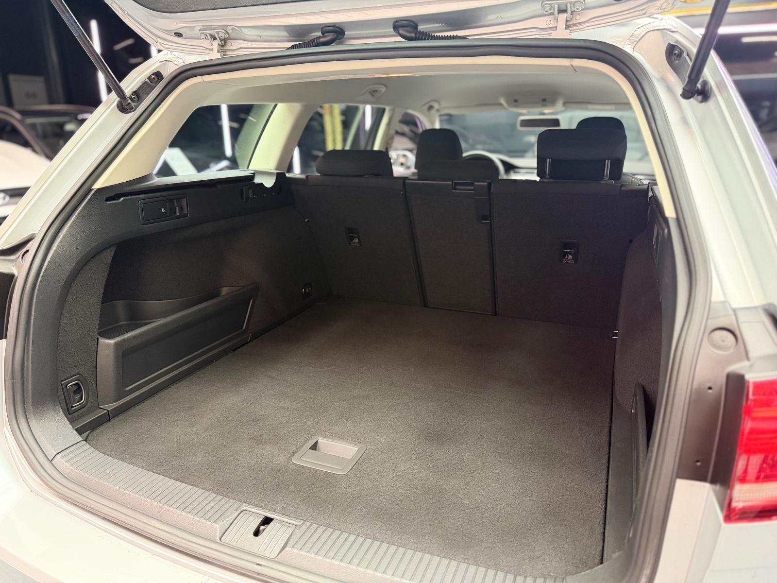 Volkswagen Passat Variant Trendline 2.0TDI/Navi/Aut./BT
