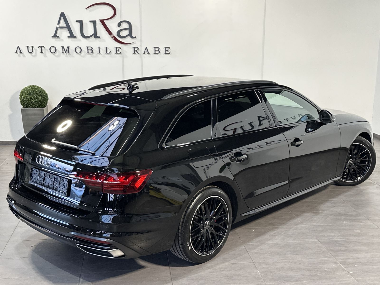 Fahrzeugabbildung Audi A4 Avant 40 TDI Advanced NAV+LED+HUD+TEMPOMAT+PP