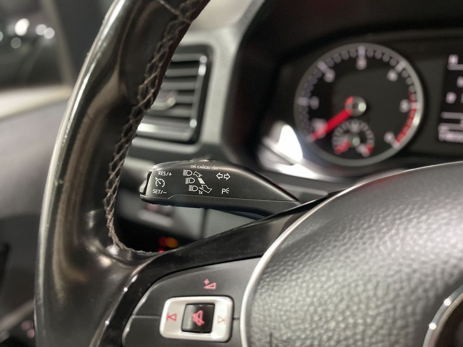 Fahrzeugabbildung Volkswagen Amarok Comfortline DoubleCab 4Motion#Bi-Xenon#AH