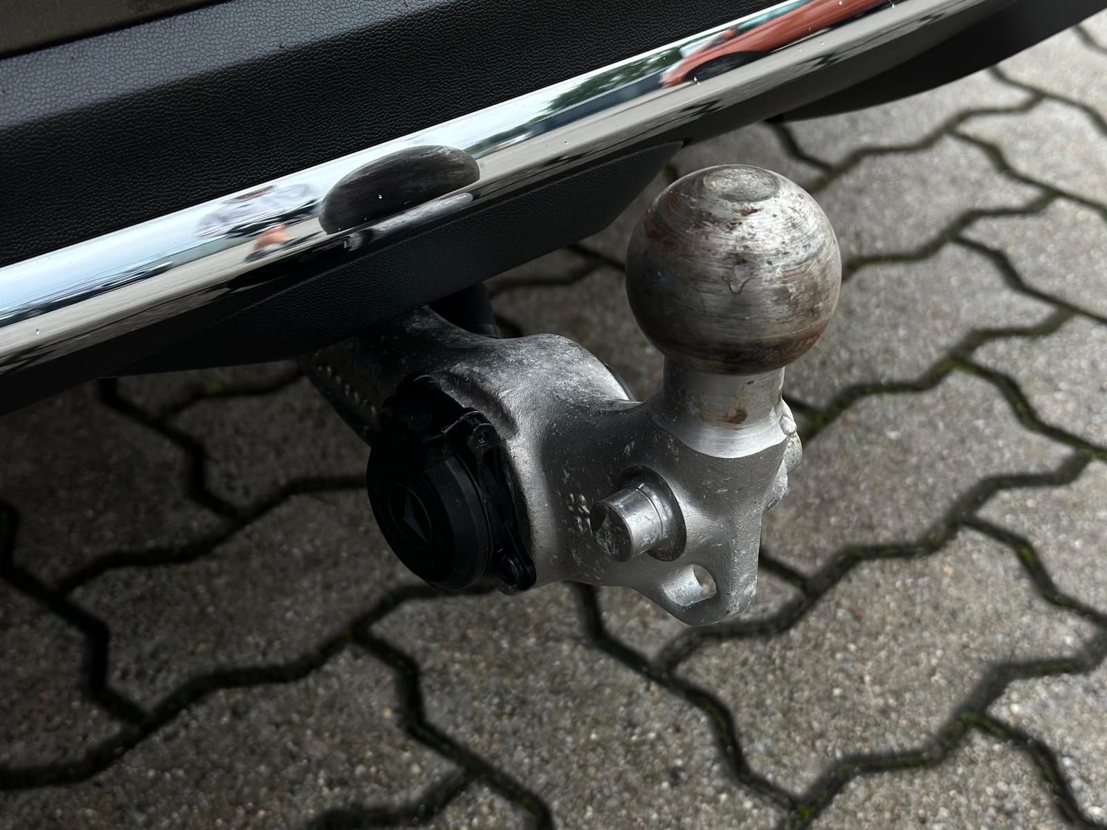 MERCEDES-BENZ GLC 300 AMG 4MATIC* LED#AHK#TEMPO#SPUR#NAVI#SHZ - Image 22