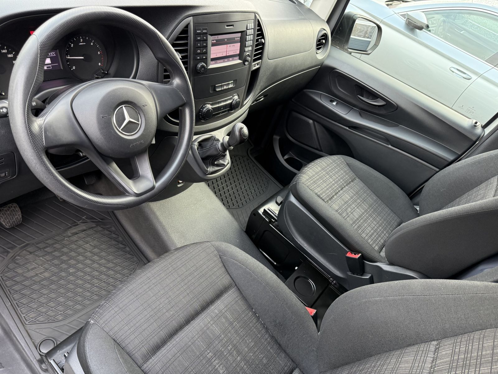 Fahrzeugabbildung Mercedes-Benz Vito 110 LangKAMERA+BLUETOOTH+SORTIMO+SHZ+TEMPOM