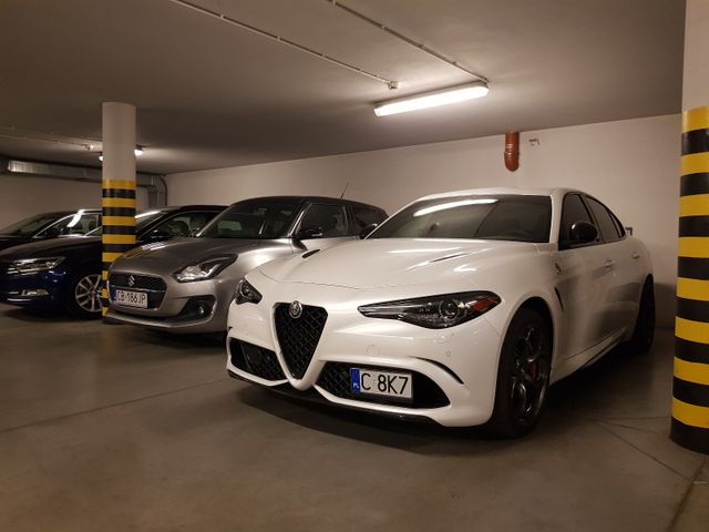 Alfa Romeo Giulia QV/Werksgarantie/Carbon/Xenon/Rosso Comp.