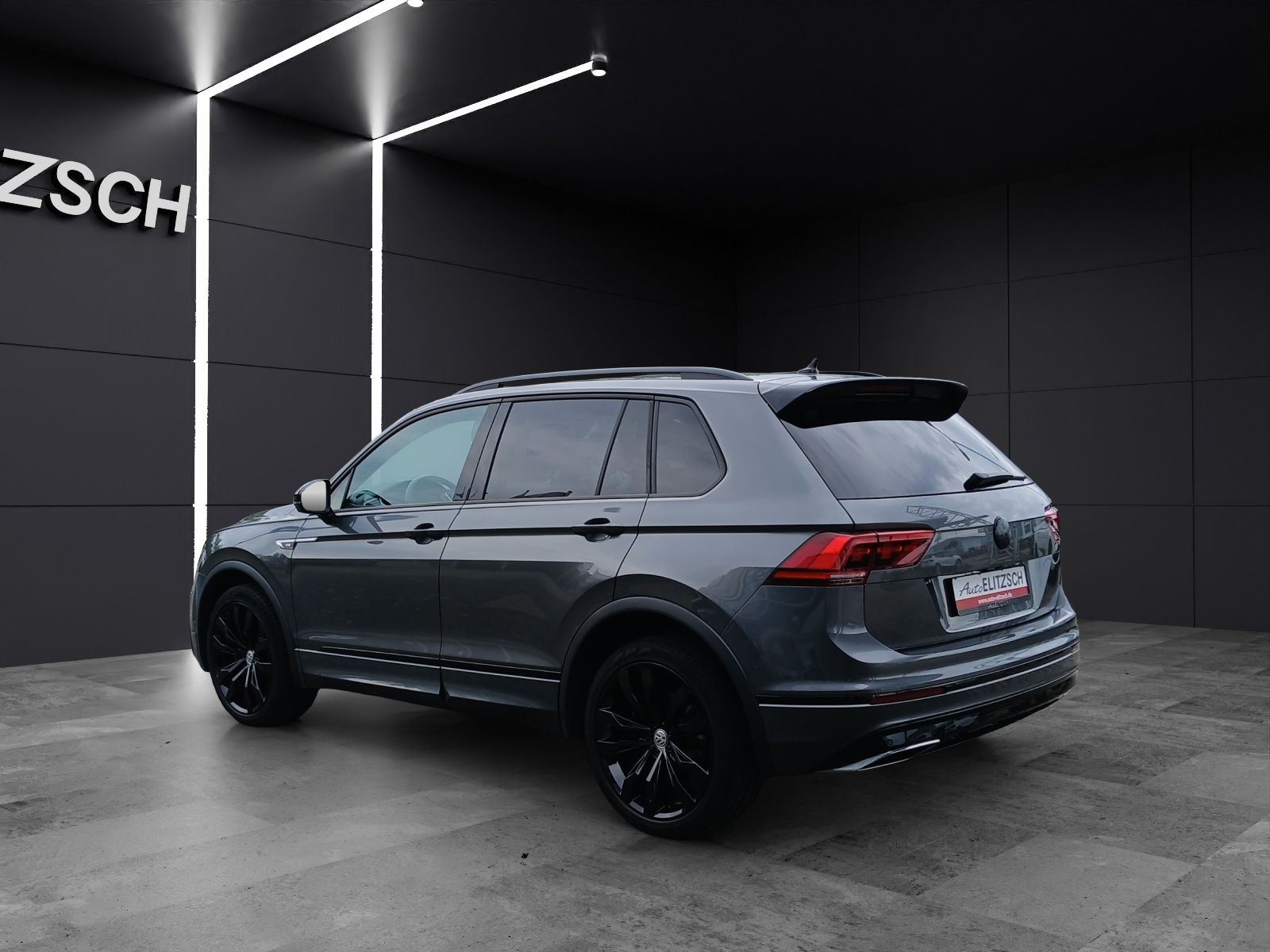 Fahrzeugabbildung Volkswagen Tiguan TDI Highline DSG 4M R-Line LED AHK Navi A