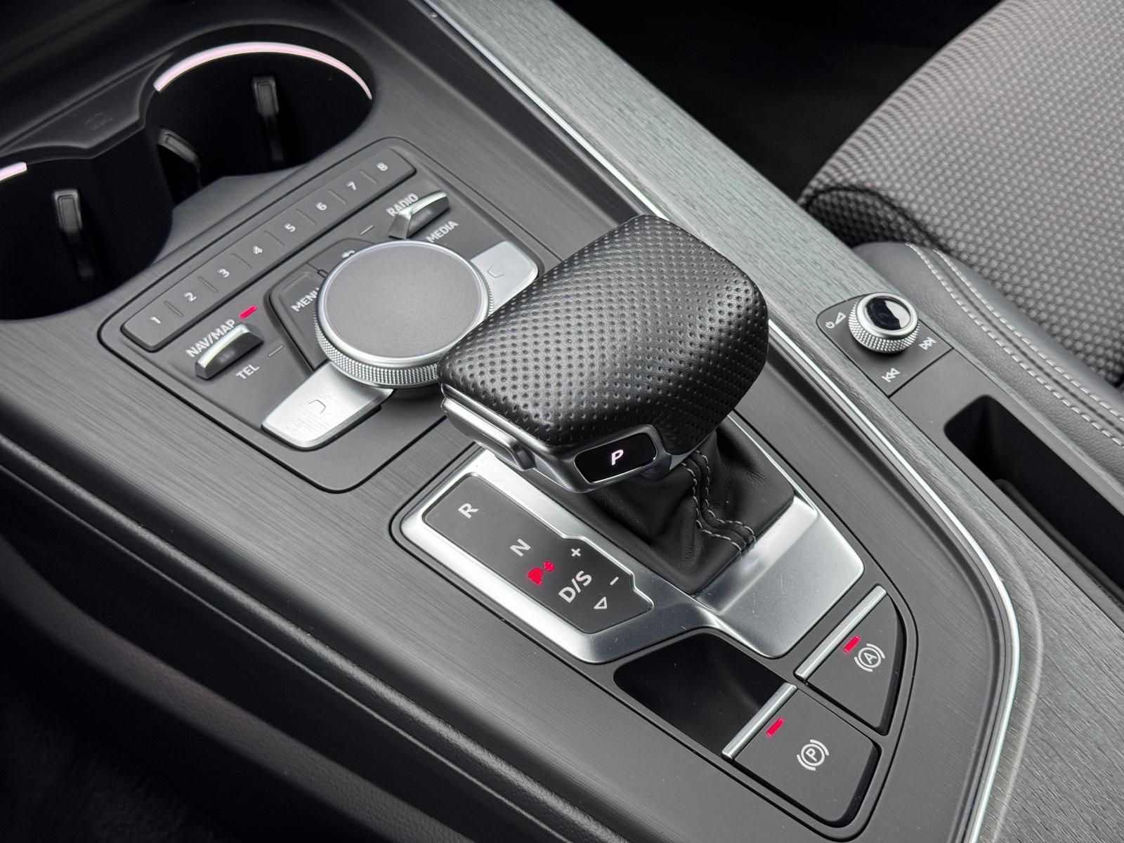 Fahrzeugabbildung Audi 40 TDI S-LINE MATRIX/ACC/KEYL/PANO/VIRTUAL/R-CAM