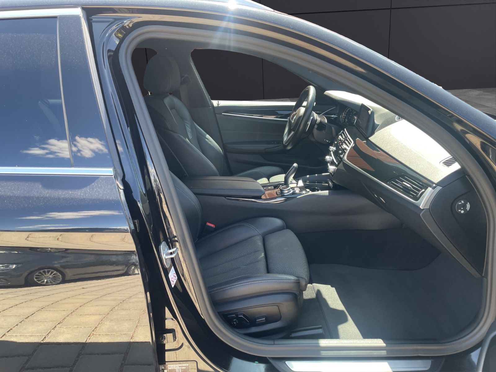 Fahrzeugabbildung BMW 520d Touring xDrive/Sport Line/ACC/Ambiente/AHK