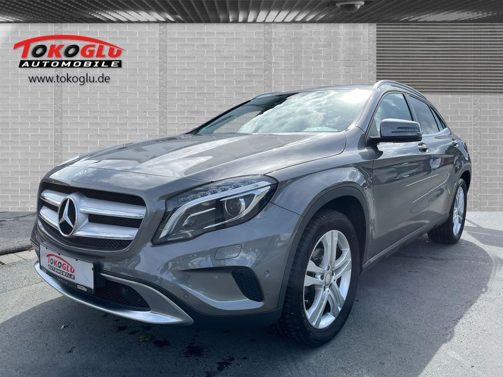 MERCEDES-BENZ GLA 220