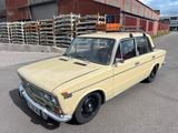 Lada 2103 Shiguli - Lada mit Benzin-Antrieb: 2103