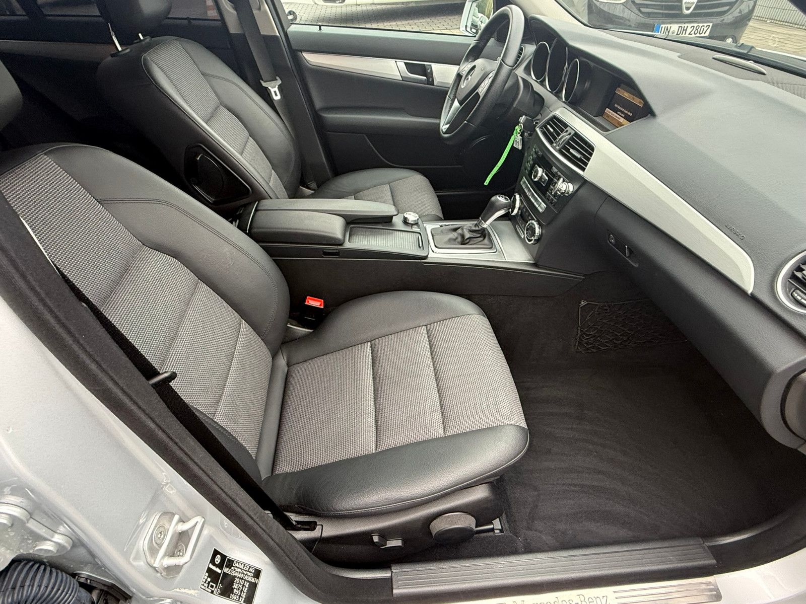 Fahrzeugabbildung Mercedes-Benz C 180 C -Klasse Lim. C 180 CGI BlueEfficiency