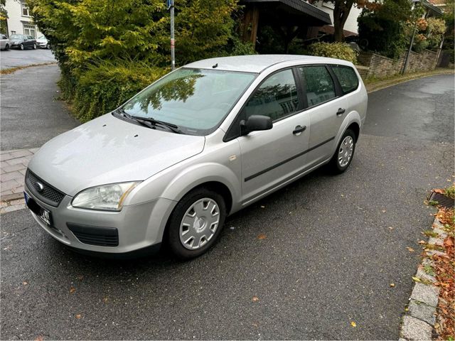 Ford Focus Turnier 1.6 TDCI TÜV 05/2026 Or...